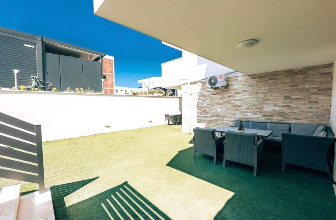 Vip Deluxe Apartment Arian Novalja Exterior photo